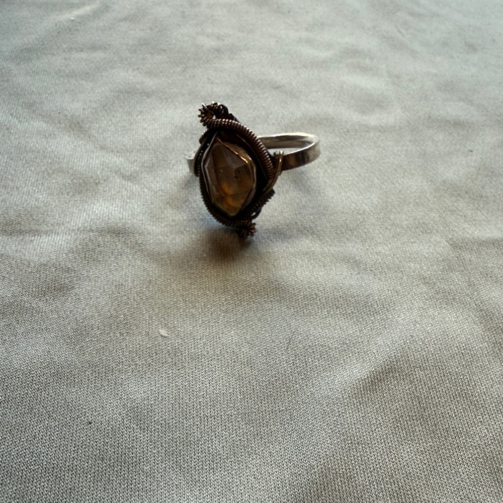 Elegant Silver Wire-Wrapped Ring Quartz